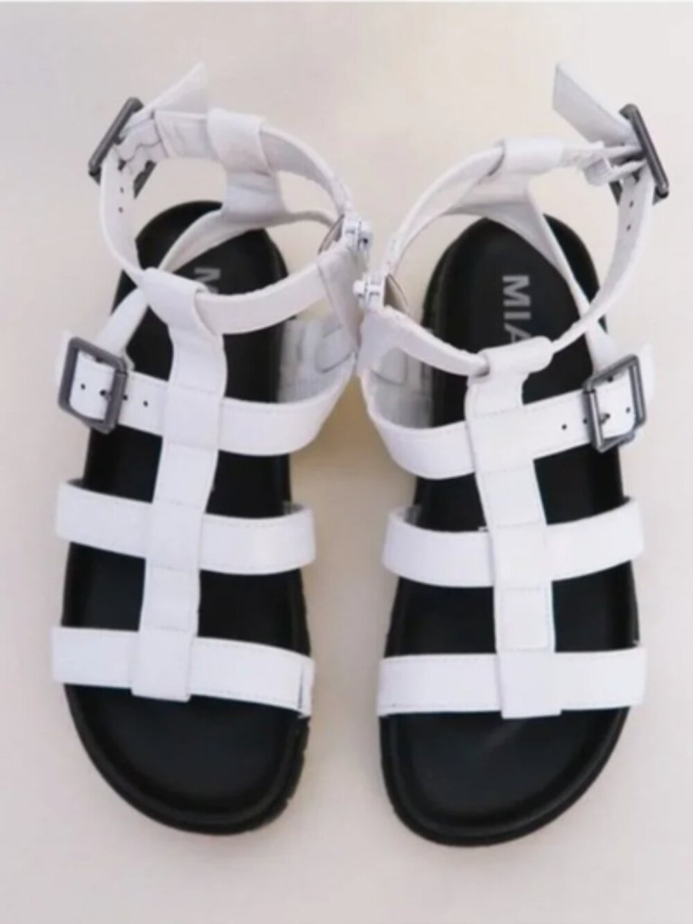 MIA Malissa Gladiator Sandals Women’s White Lug Sole Zip Up Buckle Strap Size 9